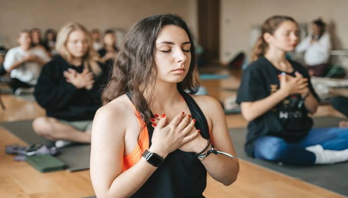 Respira, Fluye y Transforma con Hatha Yoga