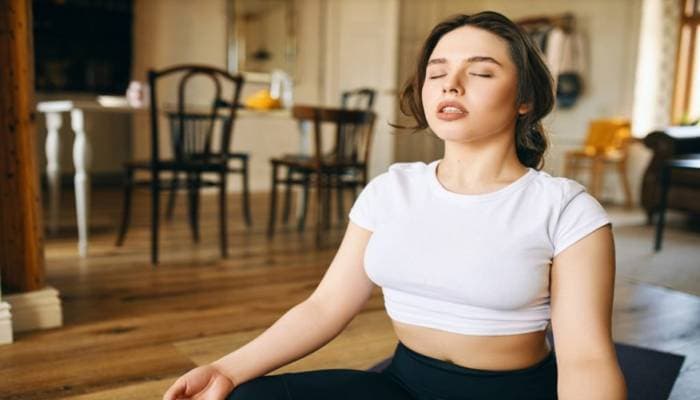 Yoga Clase: Respira, Fluye y Transforma