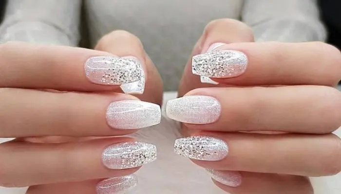 Manicura para Boda con Piedras y Detalles Finos