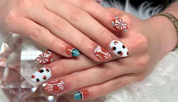 Signature Manicure With Sugar Scrub And Polish